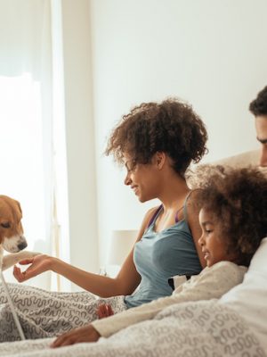 10 raças de cachorro ideais para famílias com crianças